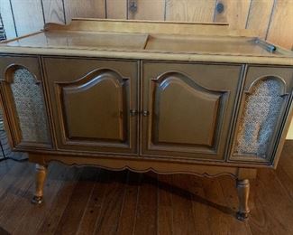 OFF SITE- CONSOLE - small in size but so stinking cute!!!  Works
$75