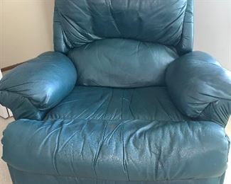OFF SITE - LEATHER RECLINER in great condition! 
$150 CASH