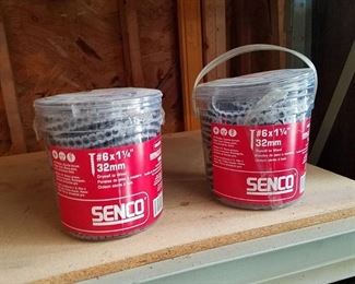 2 buckets of #6 X1 -1/4 32 mm drywall to Wood screws- 1 bucket is new, the other partial