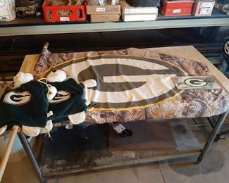 Green Bay Packers items - flag, tag and 2 bags