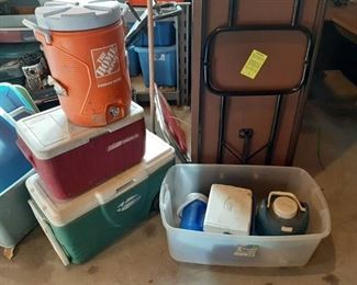 Assorted coolers and jugs - biggest cooler has broken hinge
