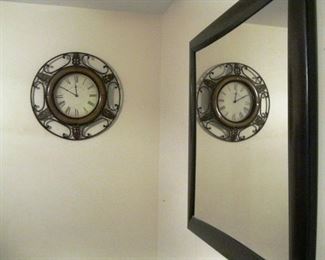 AMirrorMetalClock