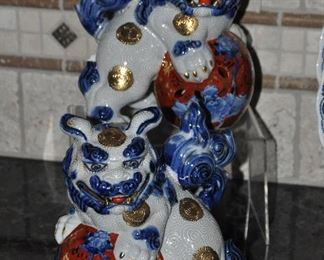 A pair of 7.5" hand painted Foo Dogs!