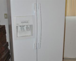 2012 Whirlpool Side by Side Refrigerator with water and ice maker. Model # ED5LHAXWQ00 25 cu ft 