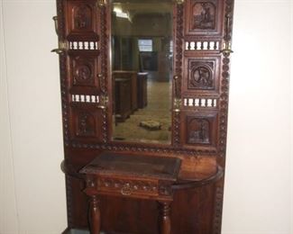 Breton Hall Tree/ Portemonteau Chestnut