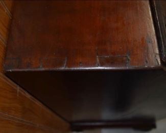 close up of doved tail top