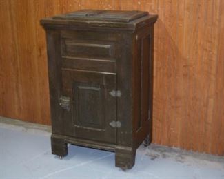 Lift Top Oak Icebox