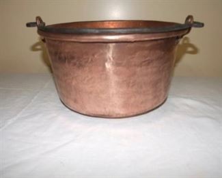 18 C Copper Basin w/ Iron Bale Handle