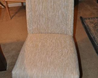 Selig Mfg. Co. set of 4 dining chairs, 21”w x 22”d x 42”h