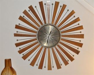 Amazing Seth Thomas Mid Century Atomic Starburst wall clock!! 21”dia.