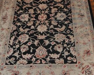 Black and ivory Safavieh Chelsea Collection, 100% wool 3’9” x 5’ 9” 