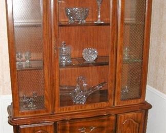 "BROYHILL" LIGHTED CHINA CABINET - JUST LOVELY!!