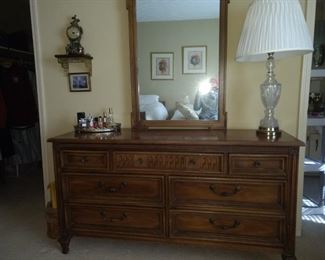 Here's the matching dresser!  This too is in great condition!