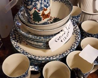 Pic Christmas Dishes set