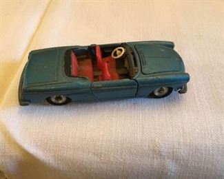 Dinky Toy Peugeot 404 Pinnafarina