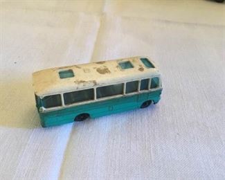 Husky Duple Vista Coach Made In Great Britain 1 to 64 scale