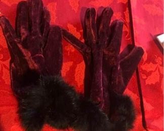 Velvet and fur gloves