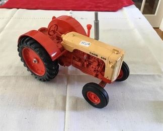 Vintage ERTL Case 600 Farm Tractor Clean and complete