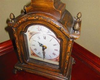 Decorative Mantle Clock 