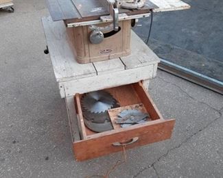 Craftsman table saw on stand - works