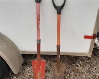 2 sharpshooter shovels with fiberglass handle