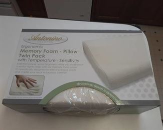 Memory foam pillow- twin pack