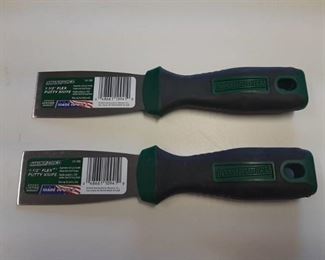 (2) Masterforce Tools 1-1/2-inch Flex Carbon Steel Putty Knifes