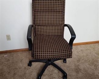 commercial quality office chair