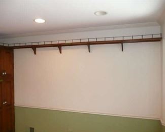 Includes Plate Rack