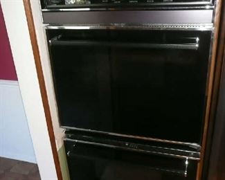 Kitchen Aid Electric Double Oven $100.00