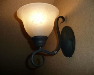 Wall Sconce $10.00