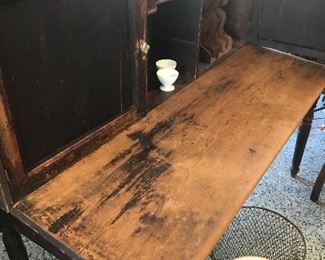 Beautiful Antique Desk 1800’s 