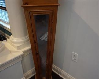 WOOD AND MIRROR PEDESTAL