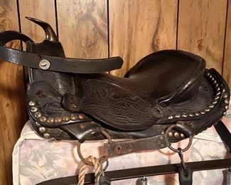 Child's saddle