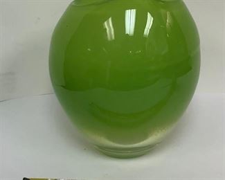 AH3001: John Rocha Waterford Glass Vase Local Pickup  https://www.ebay.com/itm/124045412543