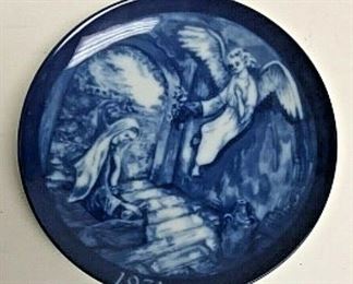 https://www.ebay.com/itm/114065194158  SM3026: BLUE AND WHITE PORCELAIN PLATE DECORATIVE PAX IN TERRA 1971