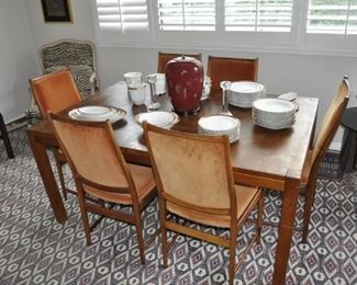 Scandinavian dining table with 4 leaves