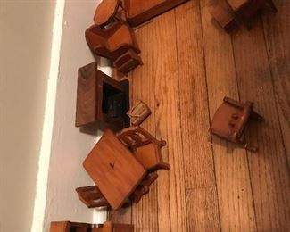 set of 1950’s doll house furniture 
