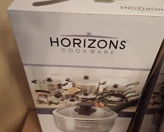 SKILLET WITH COVER HORIZONS NEW