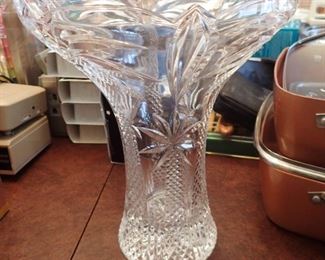 LARGE PALM TREE CRYSTAL VASE