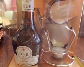 B & B WITH GLASS AND WARMER