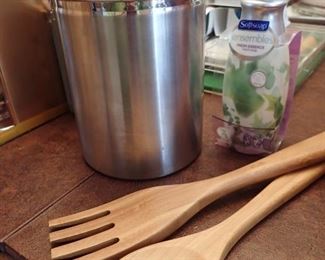 KITCHEN GADGETS