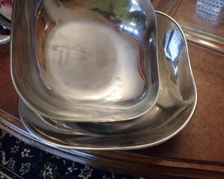 SERVING BOWLS