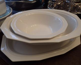 SERVING BOWLS AND PLATTER