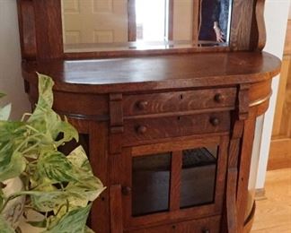 ANTIQUE SIDE BOARD / BOW DOORS / MIRRORED BACK