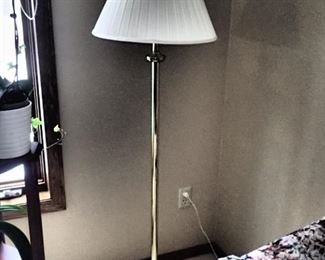 BRASS FLOOR LAMP