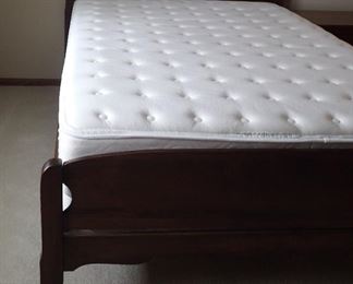 FULL BED WITH MATTRESS & BOX SPRING