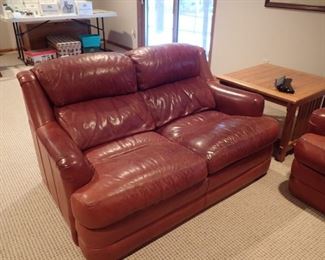 LEATHER LOVESEAT