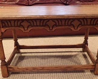 OAK TABLE