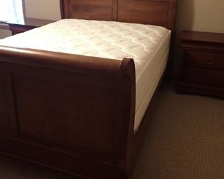 QUEEN SLEIGH BED HEADBOARD & FOOTBOARD / QUEEN MATTRESS & BOX SPRING /